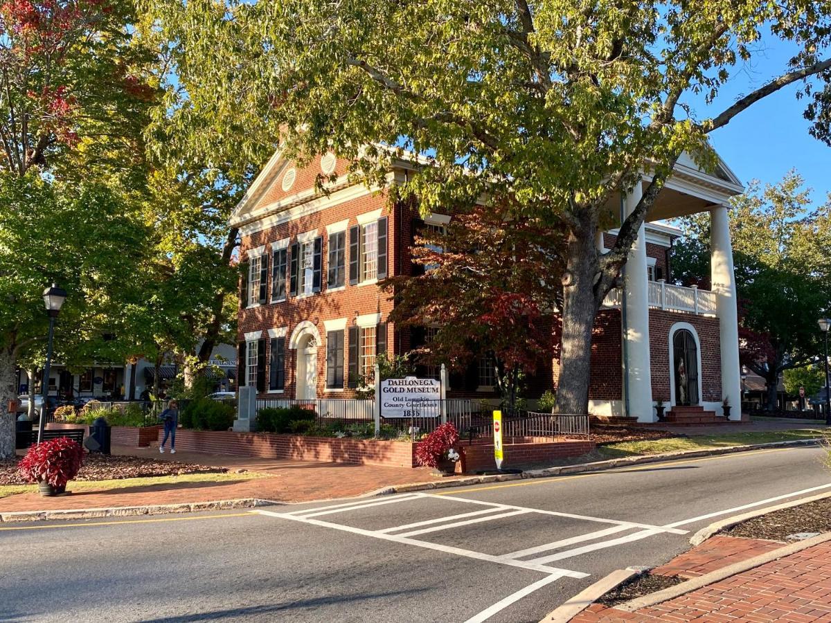 Holiday Inn Express & Suites - Dahlonega - University Area By Ihg Kültér fotó